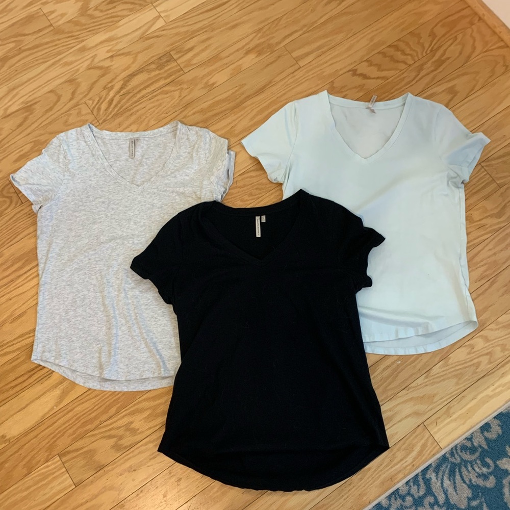 Bundle of Banana Republic Short Sleeved Tees